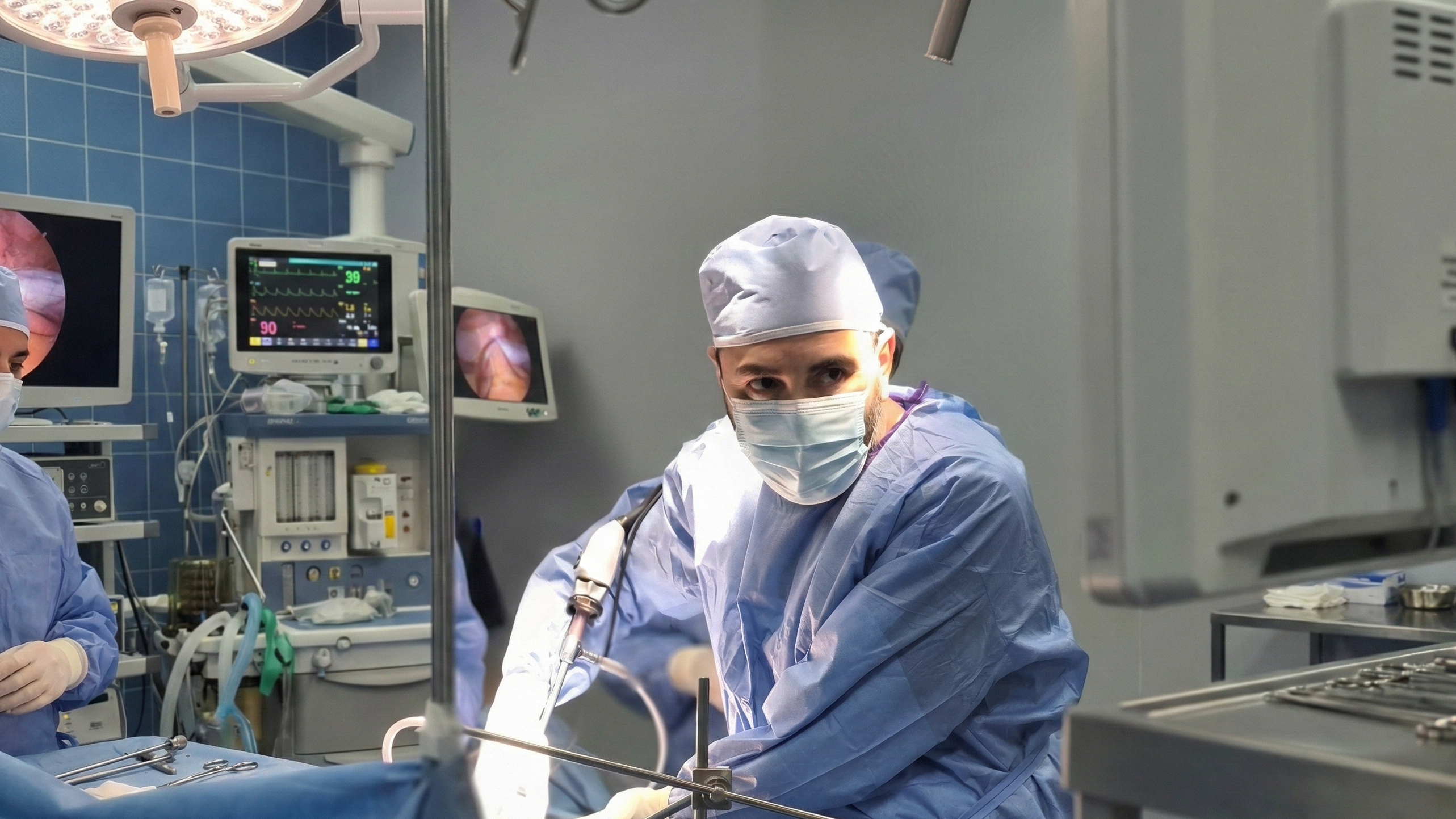 عيادة د. عمر منصور في عمّان - مستشفى ابن الهيثم (الشريحة 1)